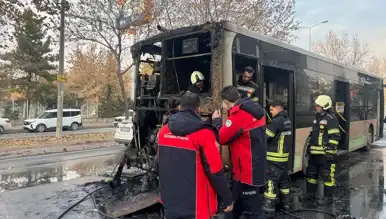 Otobüs Motorunda Yangın! Yolcular Kurtuldu